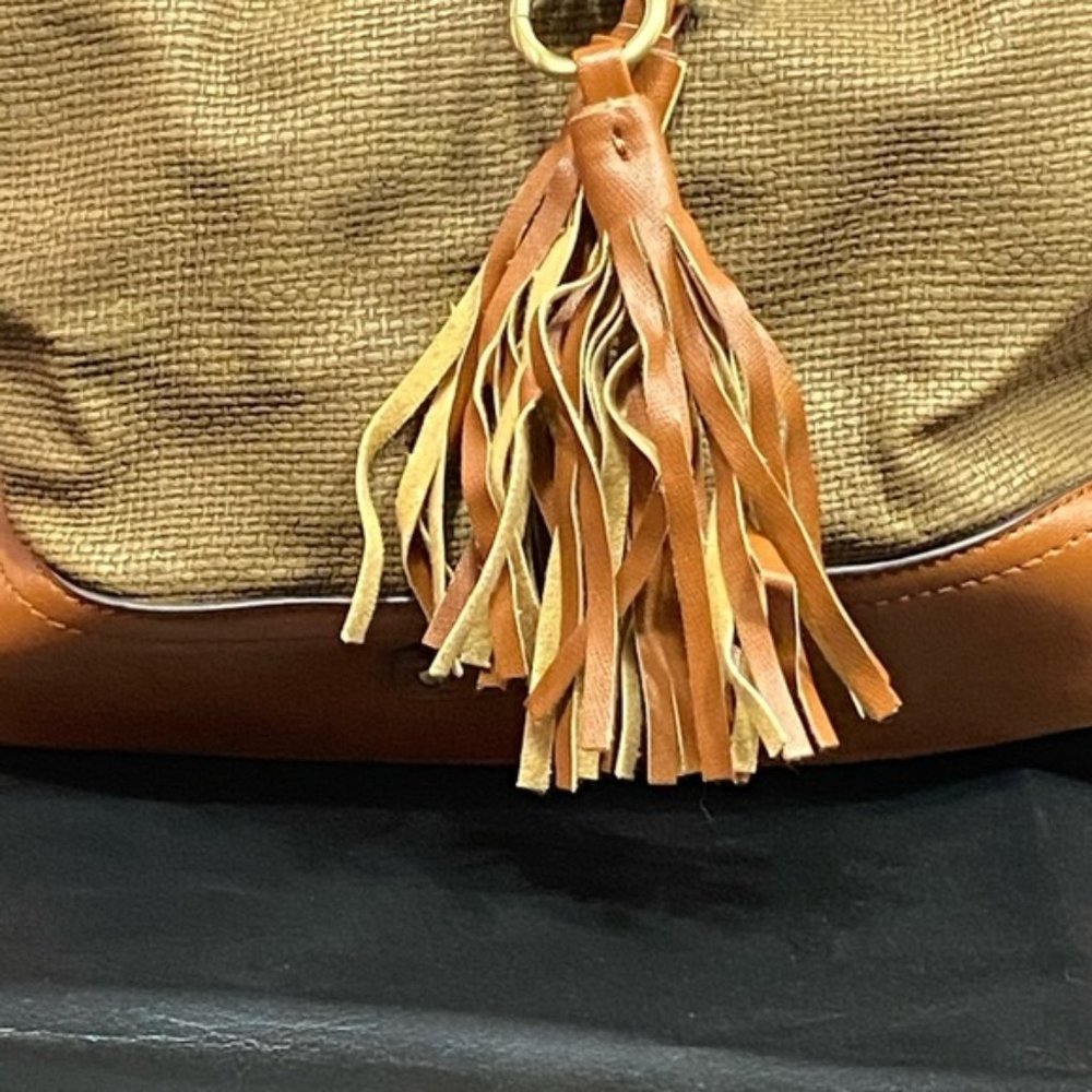 HEYS Bucket Purse Fringe Drawstring Inner zip - Picture 2 of 9